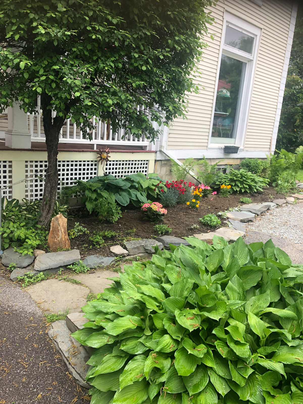PET friendly, NON-SMOKING, 1600 sq ft duplex apt in downtown Rutland (Avail. 1/1/27 - 3/31/27) 1 mil - Photo 7