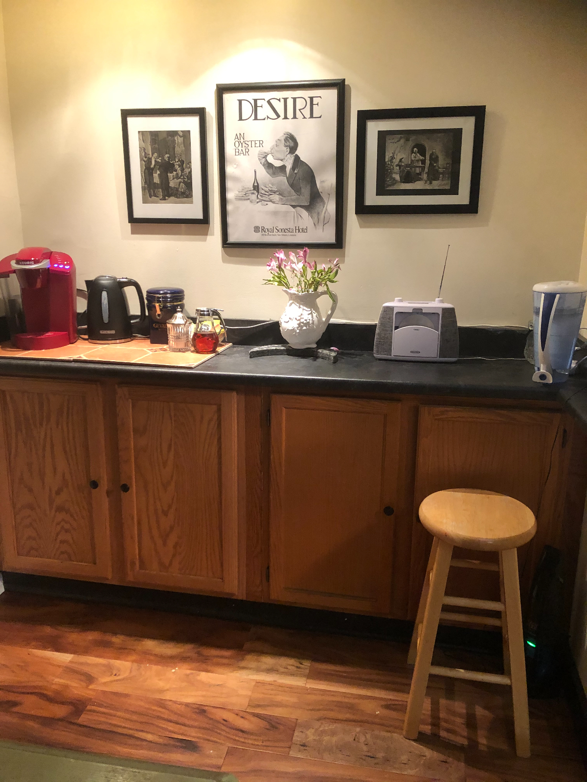 PET friendly, NON-SMOKING, 1600 sq ft duplex apt in downtown Rutland (Avail. 1/1/27 - 3/31/27) 1 mil - Photo 8