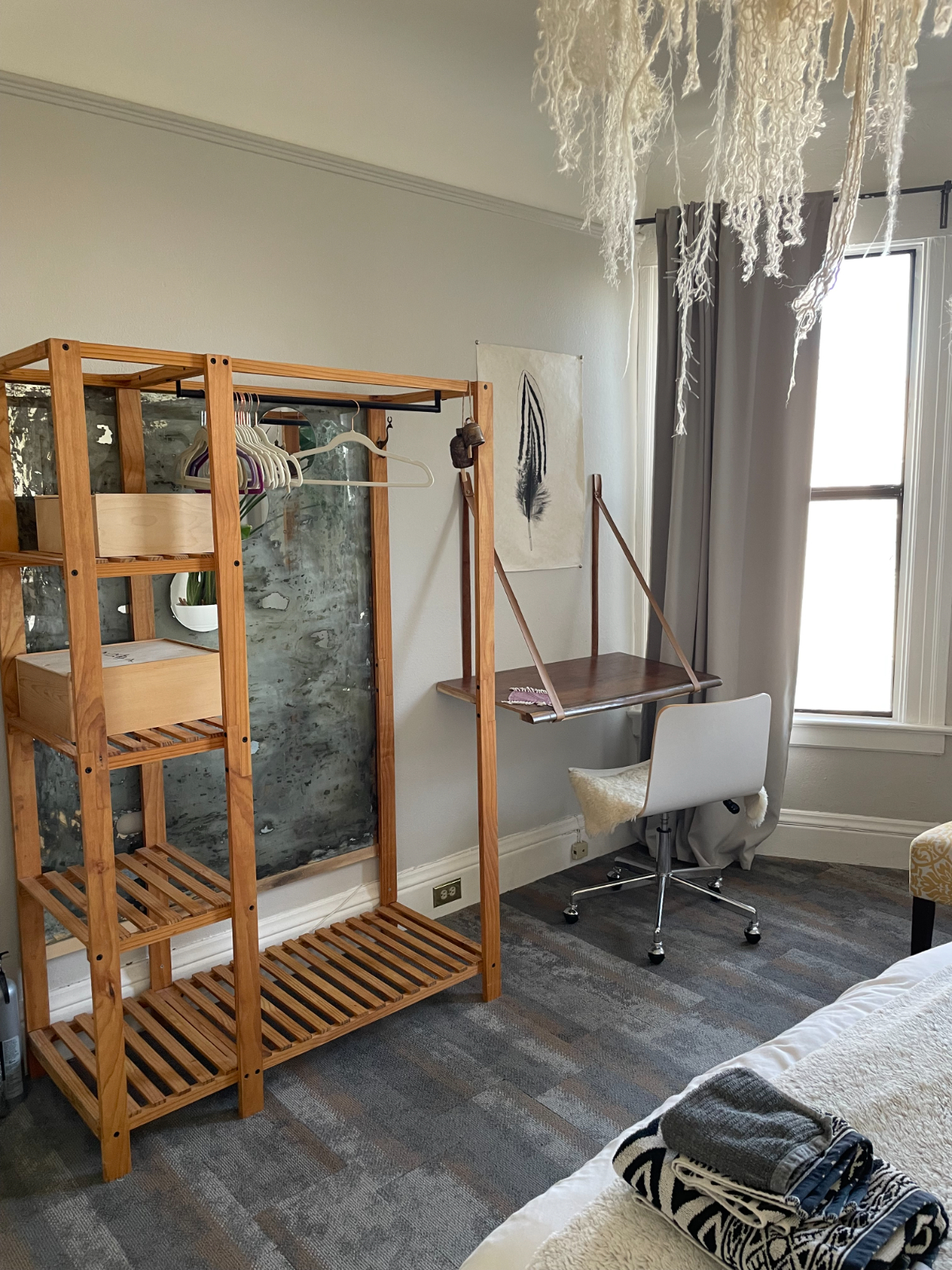Private room and living room in lovely Edwardian flat walking distance to UCSF Parnassus - Photo 2