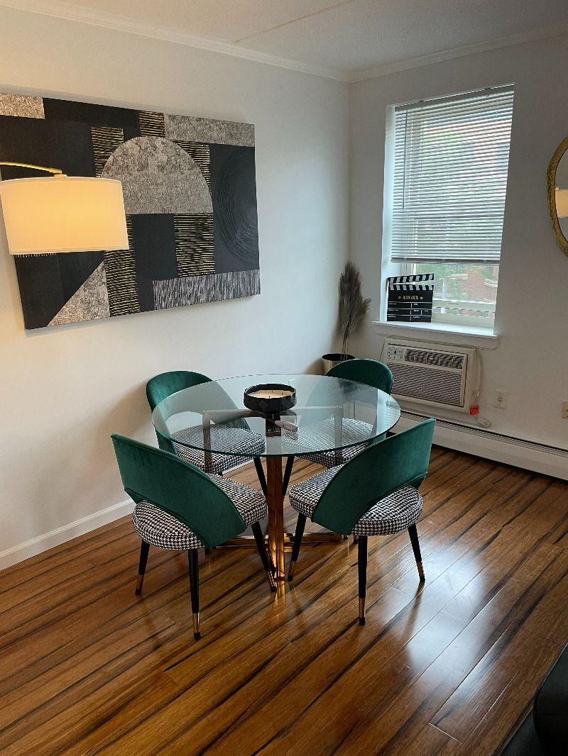 Beautiful 2  bedroom second bedroom is a sitting room no bed is available. - Photo 8