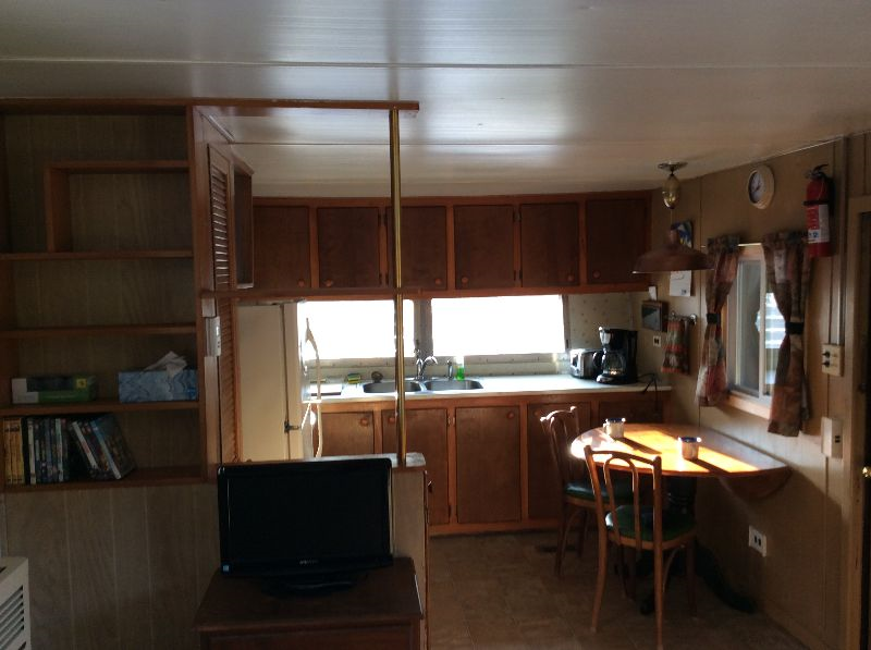 Cozy Vintage Mobile Home - Photo 7
