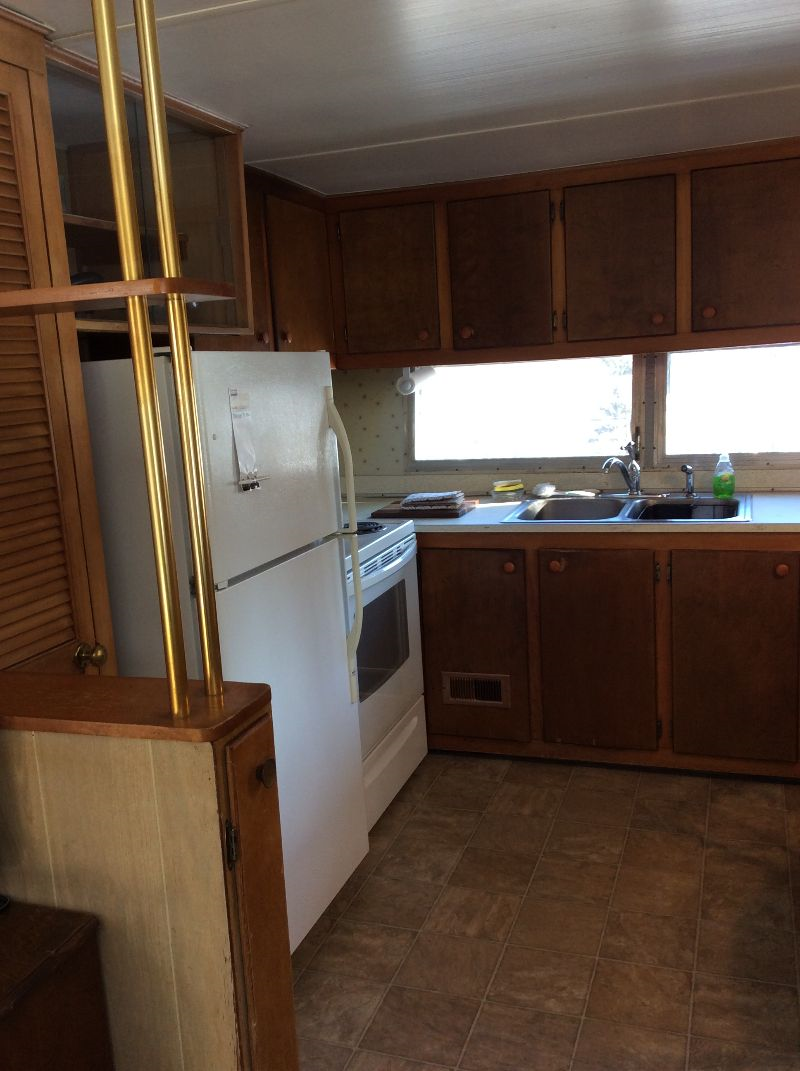 Cozy Vintage Mobile Home - Photo 9