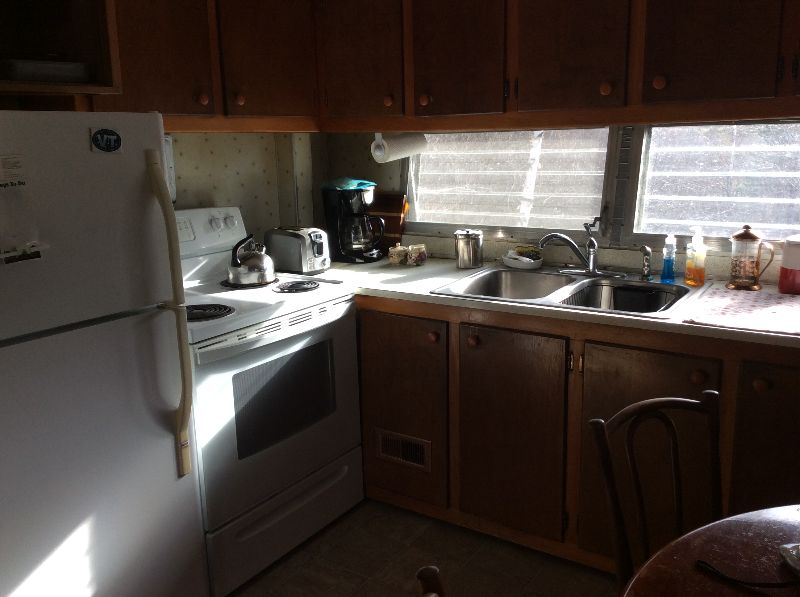 Cozy Vintage Mobile Home - Photo 8