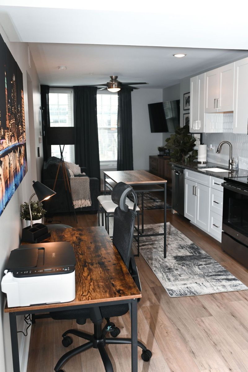 New, fully furnished 1b/1b, in the heart of the Short North Arts District near many hospitals! 204