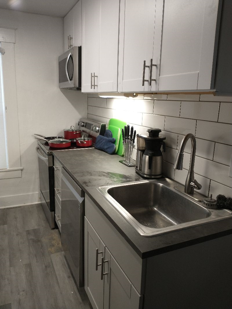 98 Gibson Ave Apt 3 - Photo 2