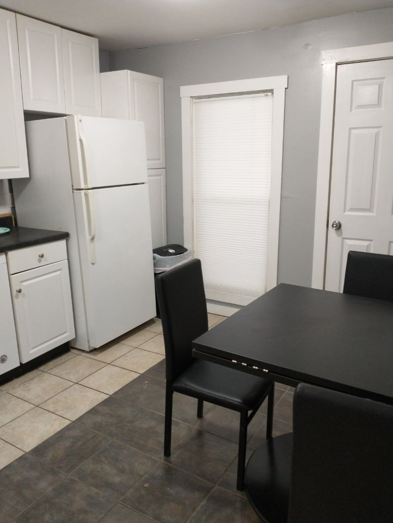 98 Gibson Ave Apt 3 - Photo 4