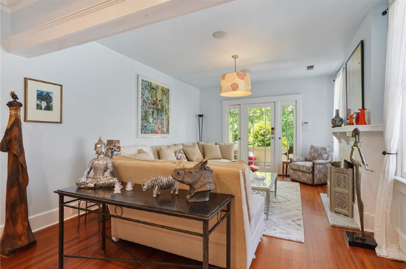 Luxury Residential Home - Photo 7