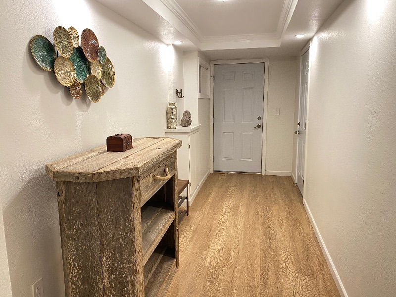 One Bedroom Oasis Near Hospitals - Photo 2