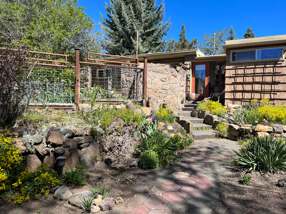 Tiny House Cottage on Park near near downtown - Photo 6