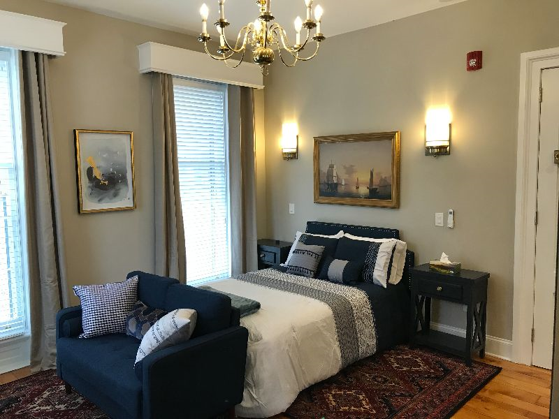 #4 - Elegant studio w/ garage, city nearby