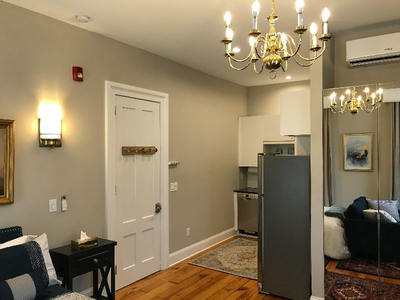 #1 - 1 BD apartment w/ private garage - Photo 7