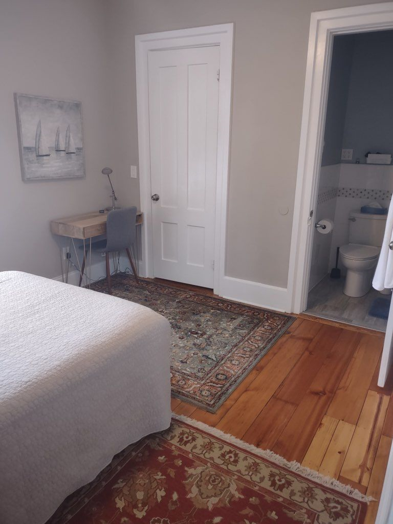 #1 - 1 BD apartment w/ private garage - Photo 5