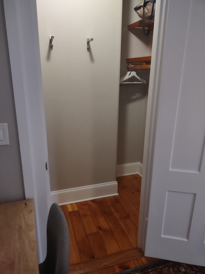 #1 - 1 BD apartment w/ private garage - Photo 8