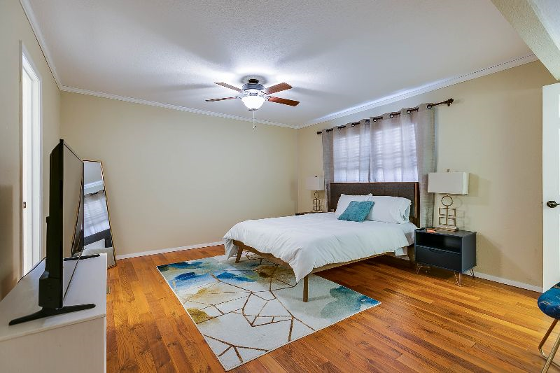 Master Bedroom With King Size Bed and Private Bathroom (Travel Medical Professionals only)