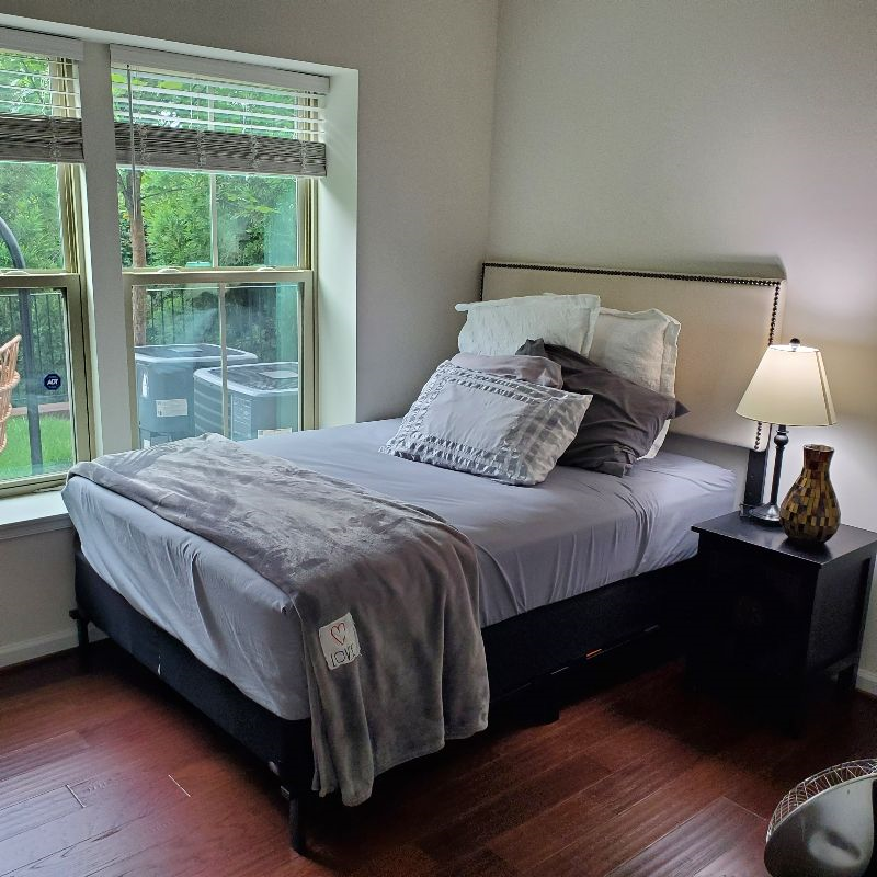 Suburban Feel in the City -- A Home away from Home (mother in law suite with private living room , b - Photo 4