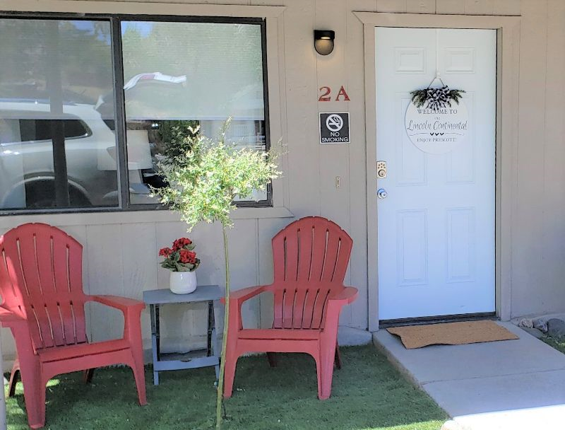 MULTIPLE NEW UNITS CLOSE TO HOSPITAL AND DOWNTOWN DOG FRIENDLY SOME WITH BACKYARD 2A