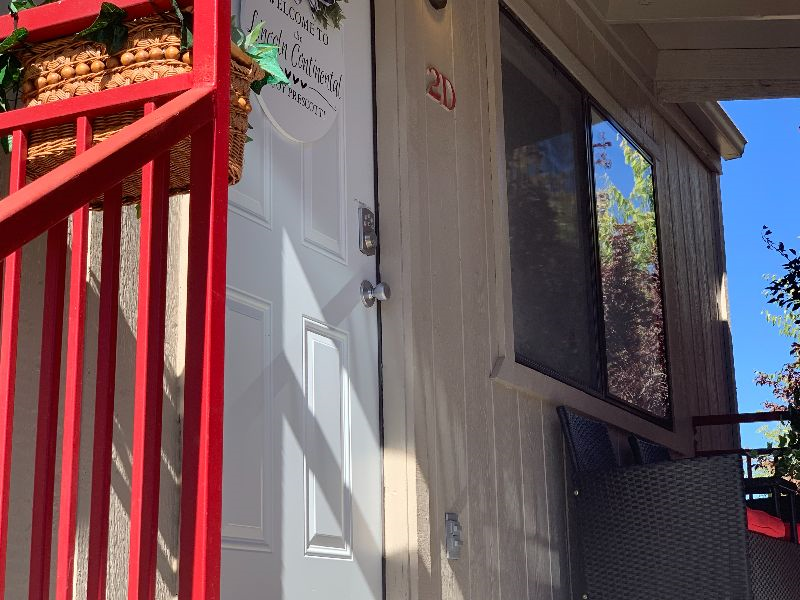 MULTIPLE NEW UNITS CLOSE TO HOSPITAL AND DOWNTOWN DOG FRIENDLY SOME WITH BACKYARD 2D