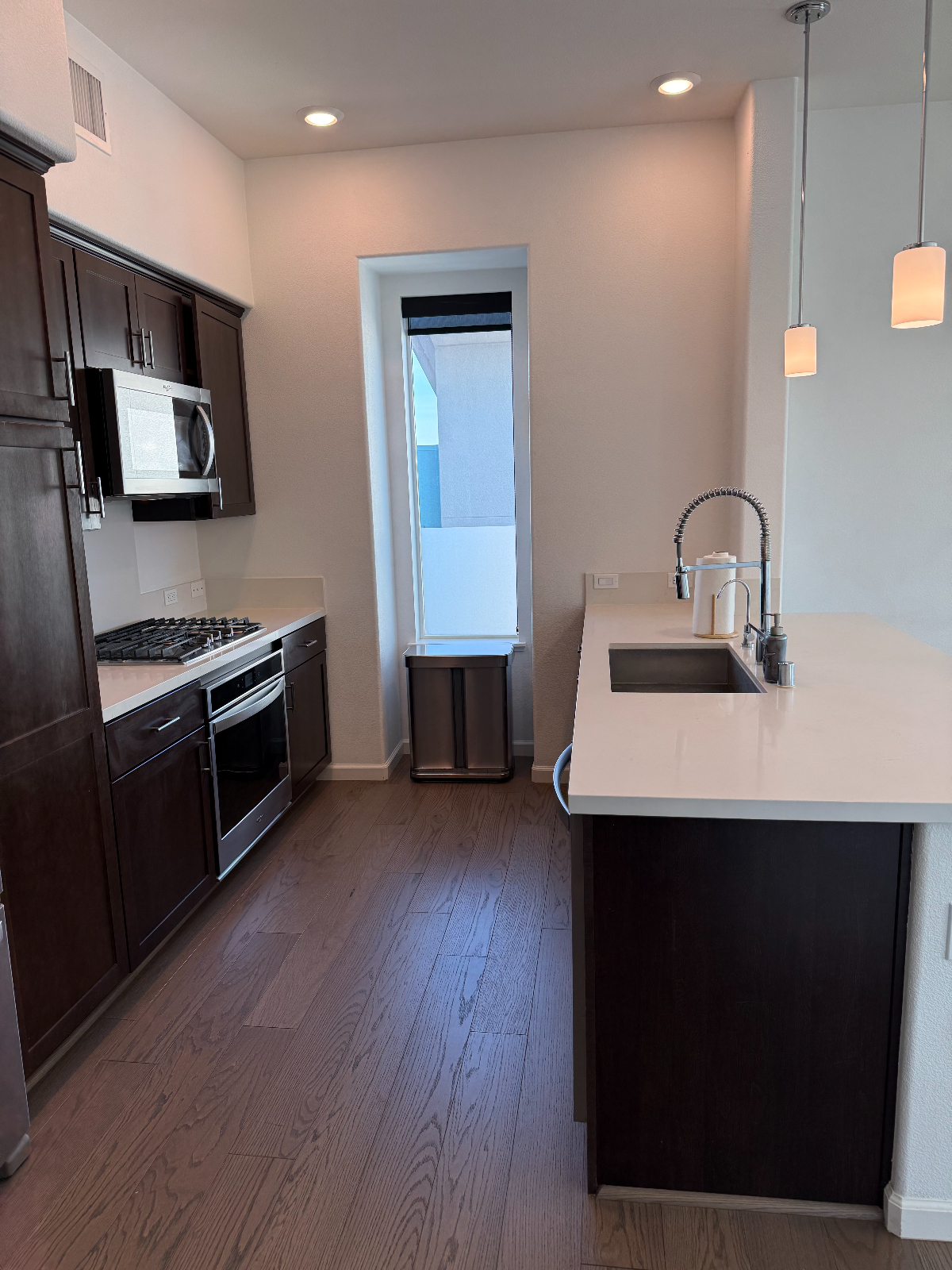 Room A in Luxury Condo with Views of San Jose - Photo 5