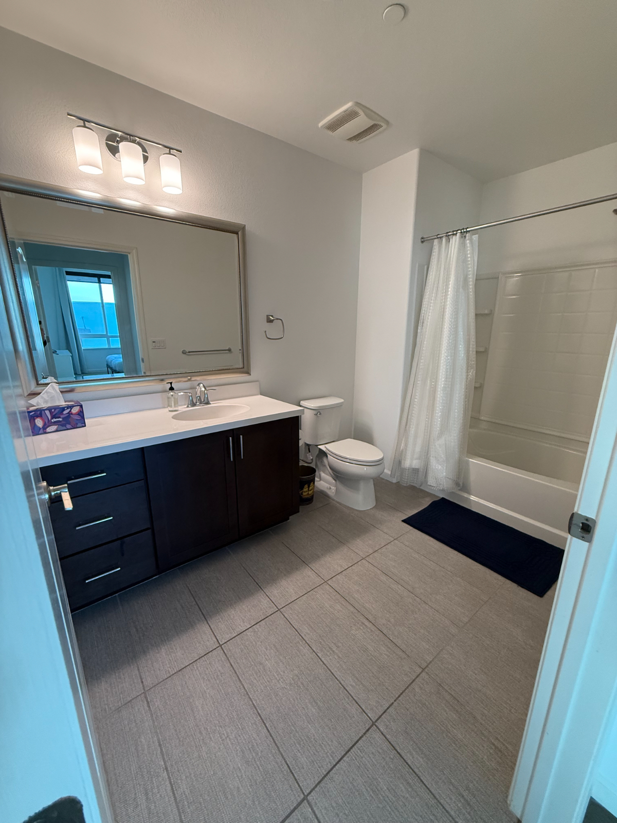 Room A in Luxury Condo with Views of San Jose - Photo 3