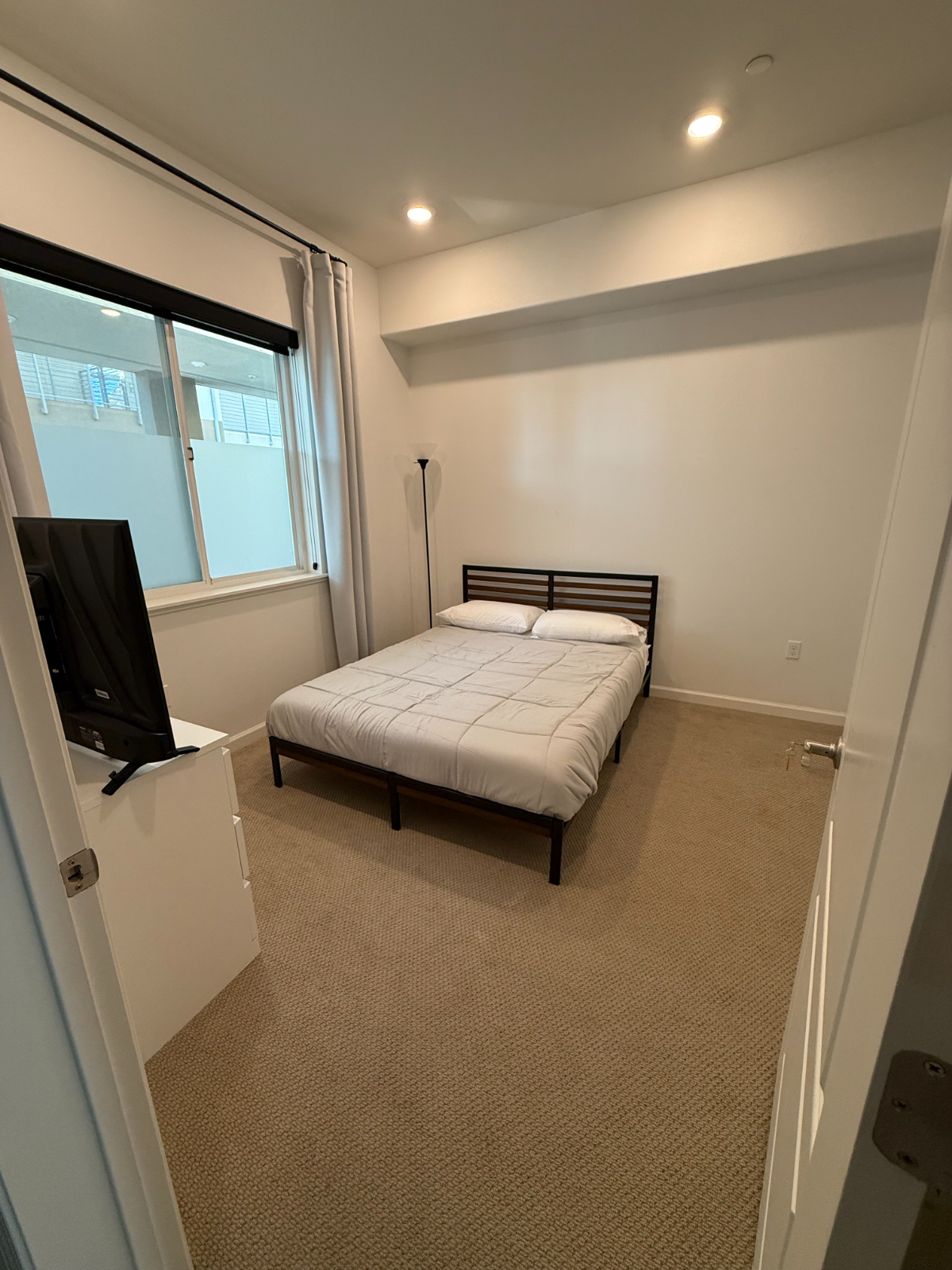 Room A in Luxury Condo with Views of San Jose - Photo 1