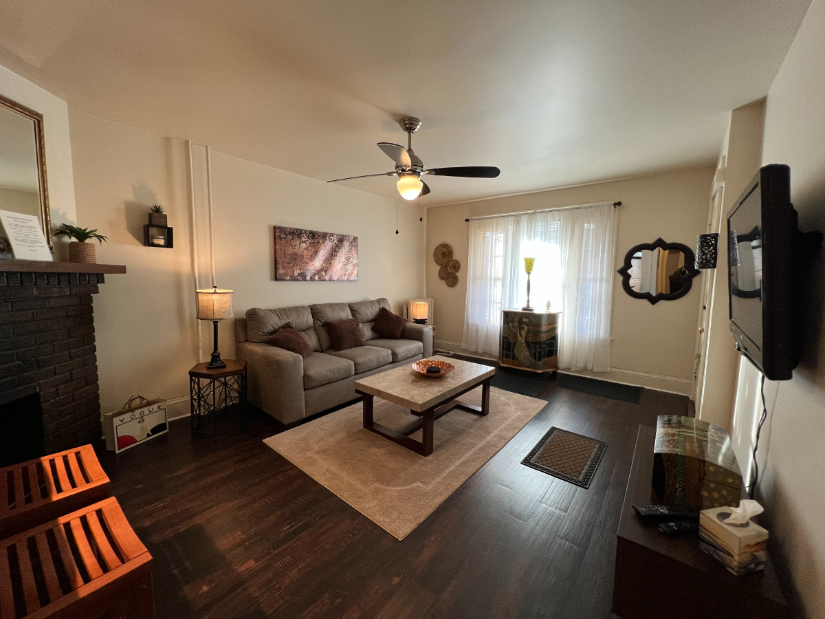 Beautiful, Furnished One Bedroom Apartment - Photo 6