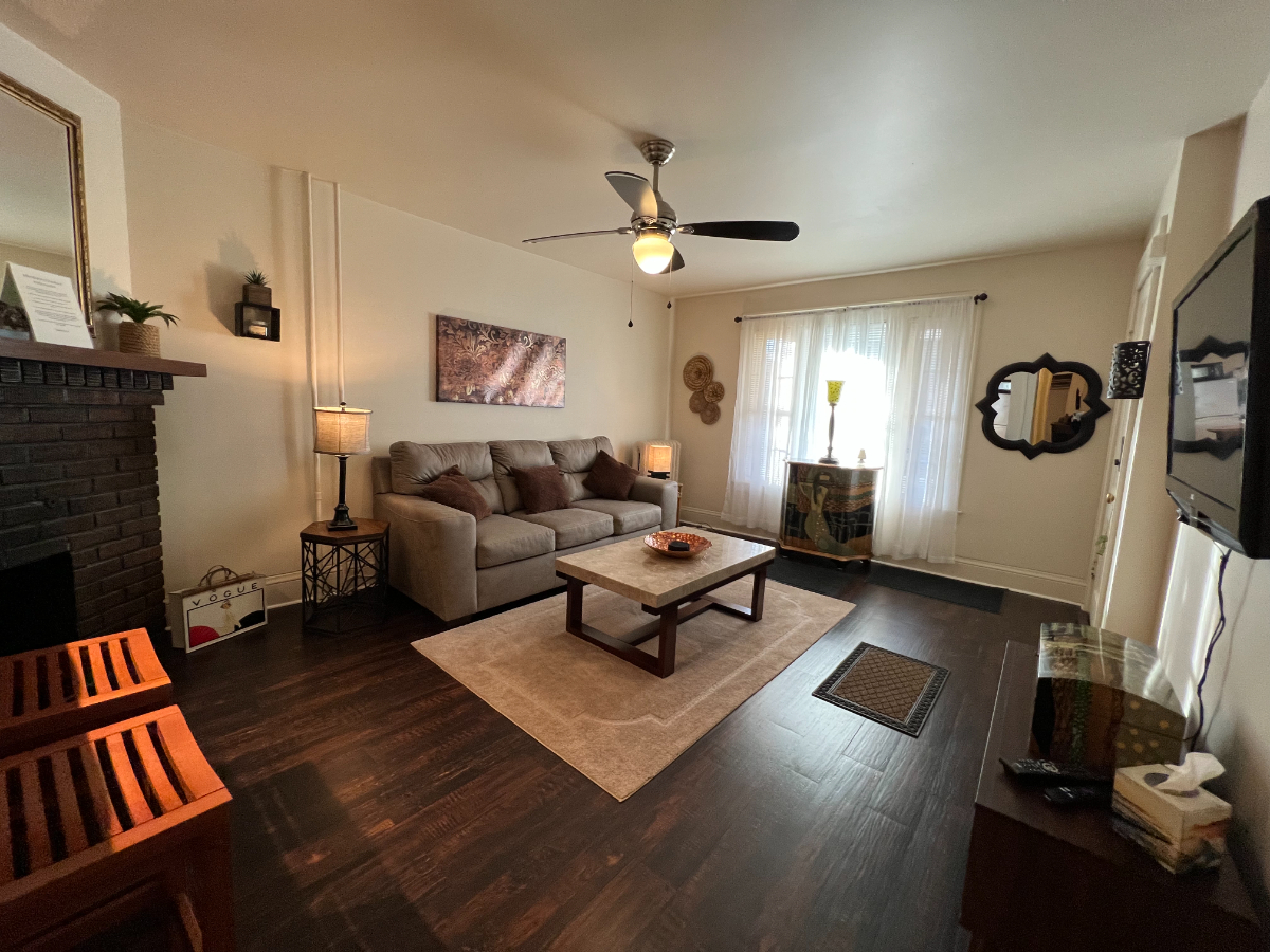 Beautiful, Furnished One Bedroom Apartment - Photo 10