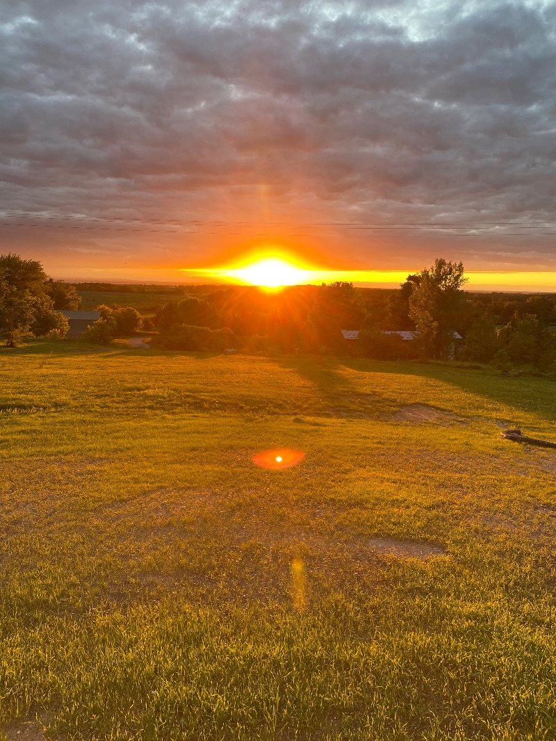 Beautiful Sunsets over Lake Champlain Efficiency Style 1 Bedroom APT - Photo 2
