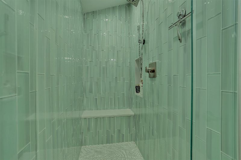 New mother-in-law apartment w/ private parking - Photo 2