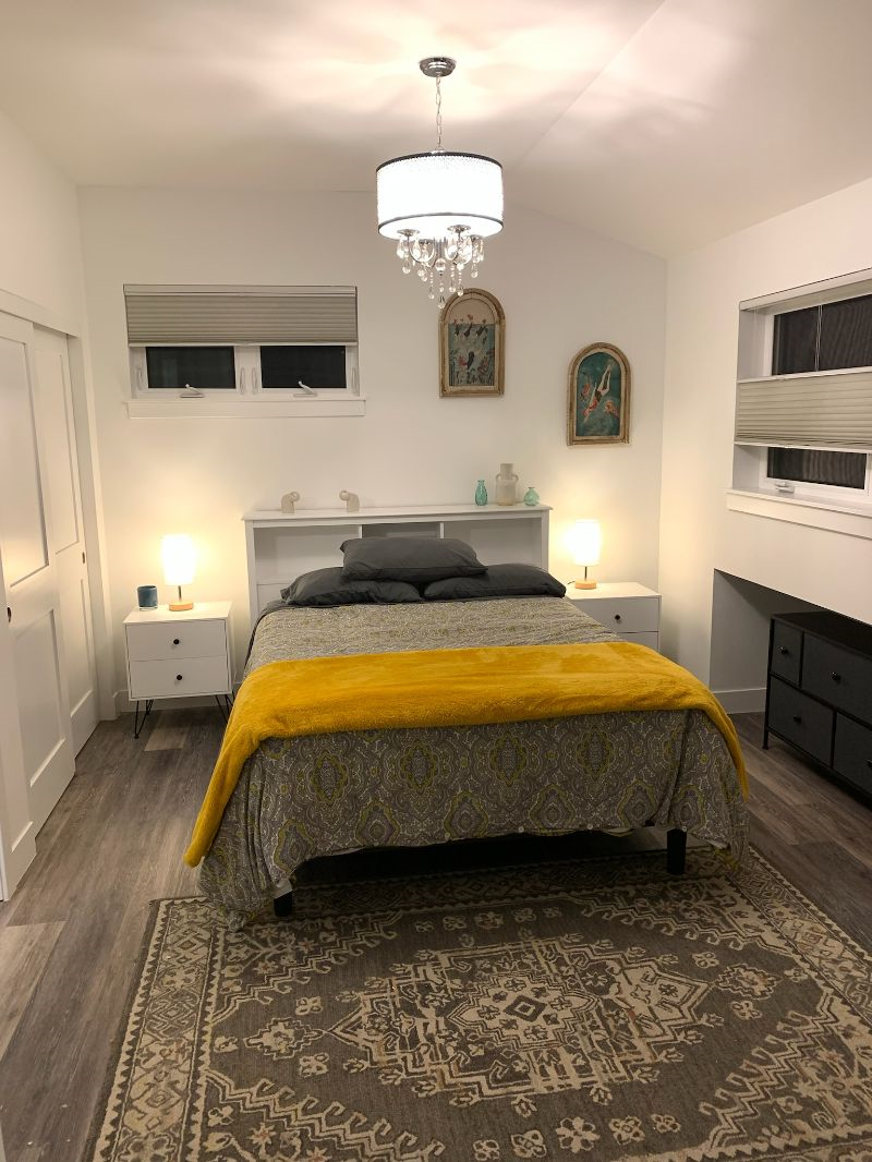 New mother-in-law apartment w/ private parking - Photo 6