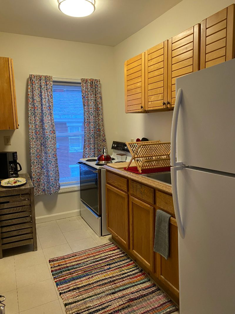 Sunny large one bedroom apartment - Photo 2