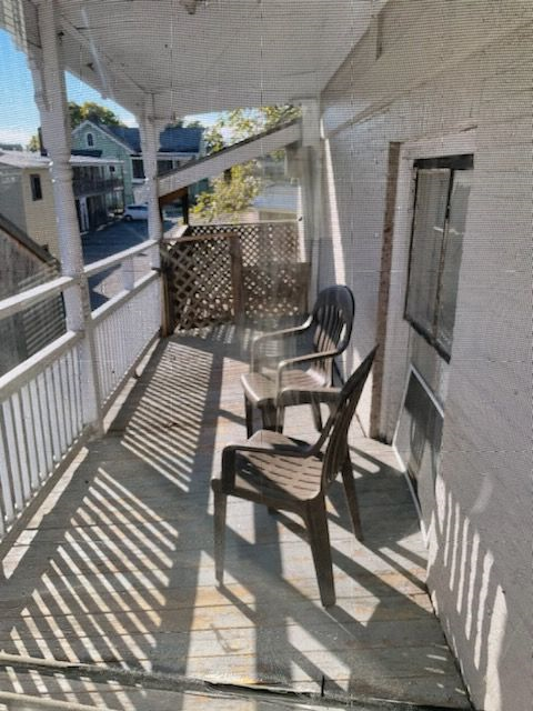 Sunny large one bedroom apartment - Photo 11