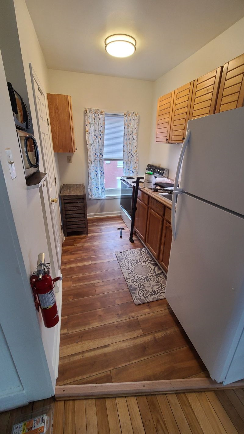 Sunny large one bedroom apartment - Photo 1