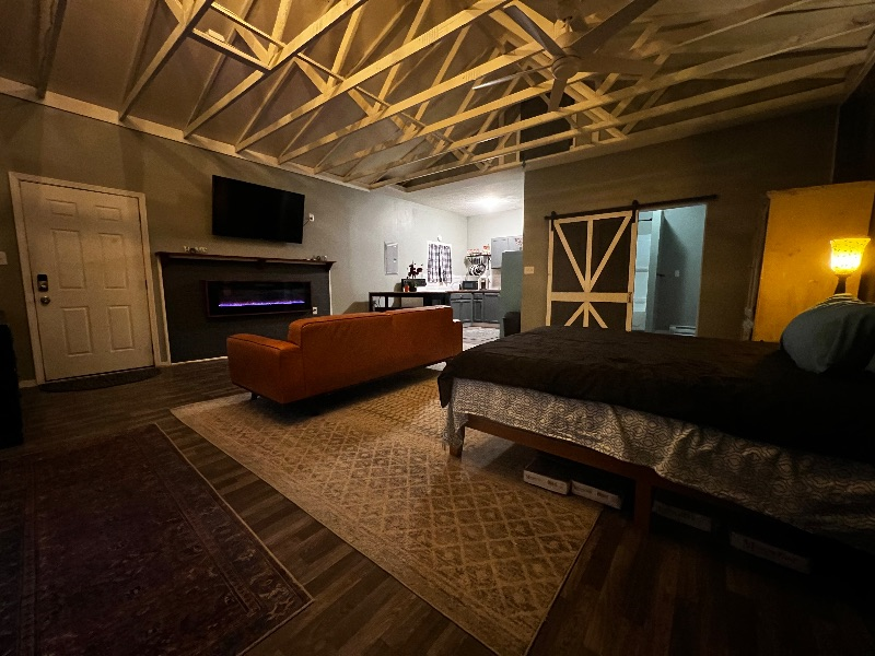 Newly Renovated Studio Apt. Cleveland Ohio