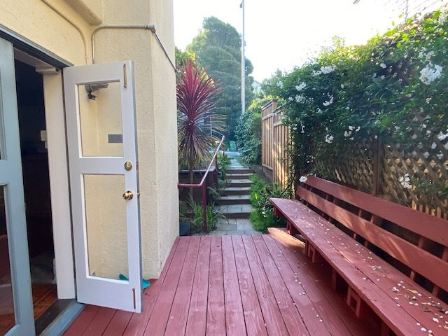 Charming Pet Friendly 1 Bedroom Garden Apartment - Photo 6