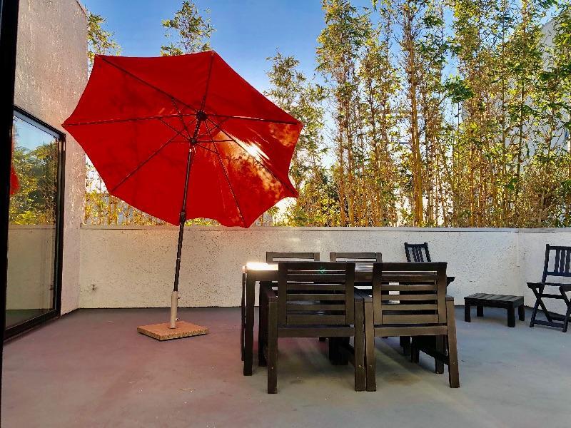 2BR/1ba PENTHOUSE UNIT in quiet building - Photo 1