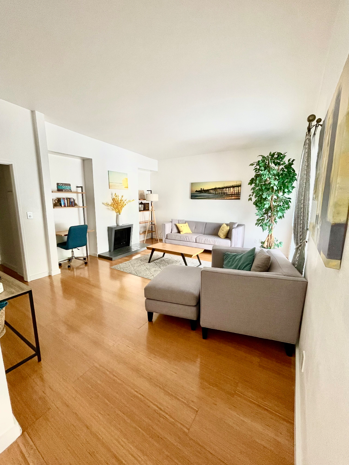 2BR/1ba PENTHOUSE UNIT in quiet building - Photo 2