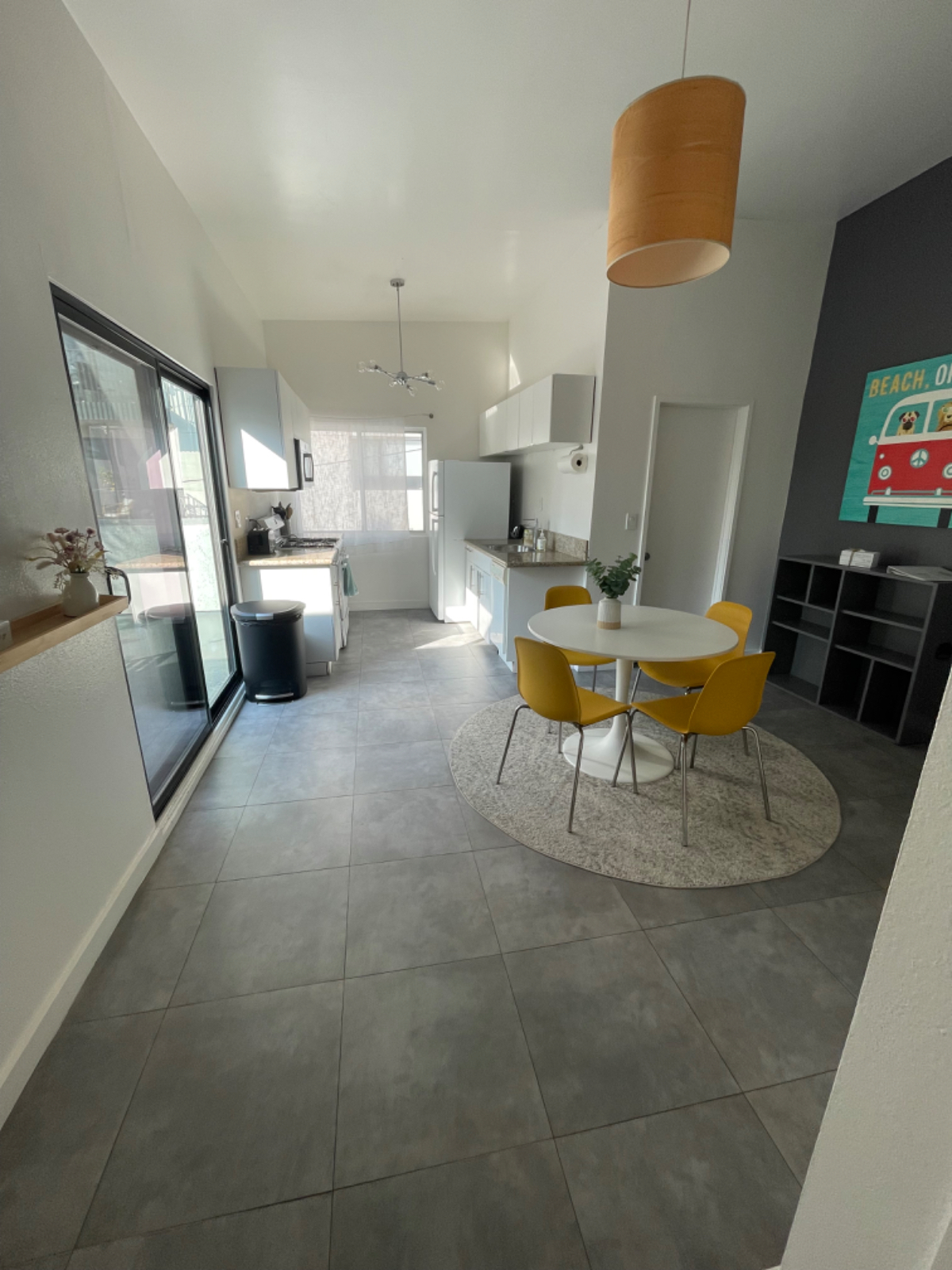 2BR/1ba PENTHOUSE UNIT in quiet building - Photo 6