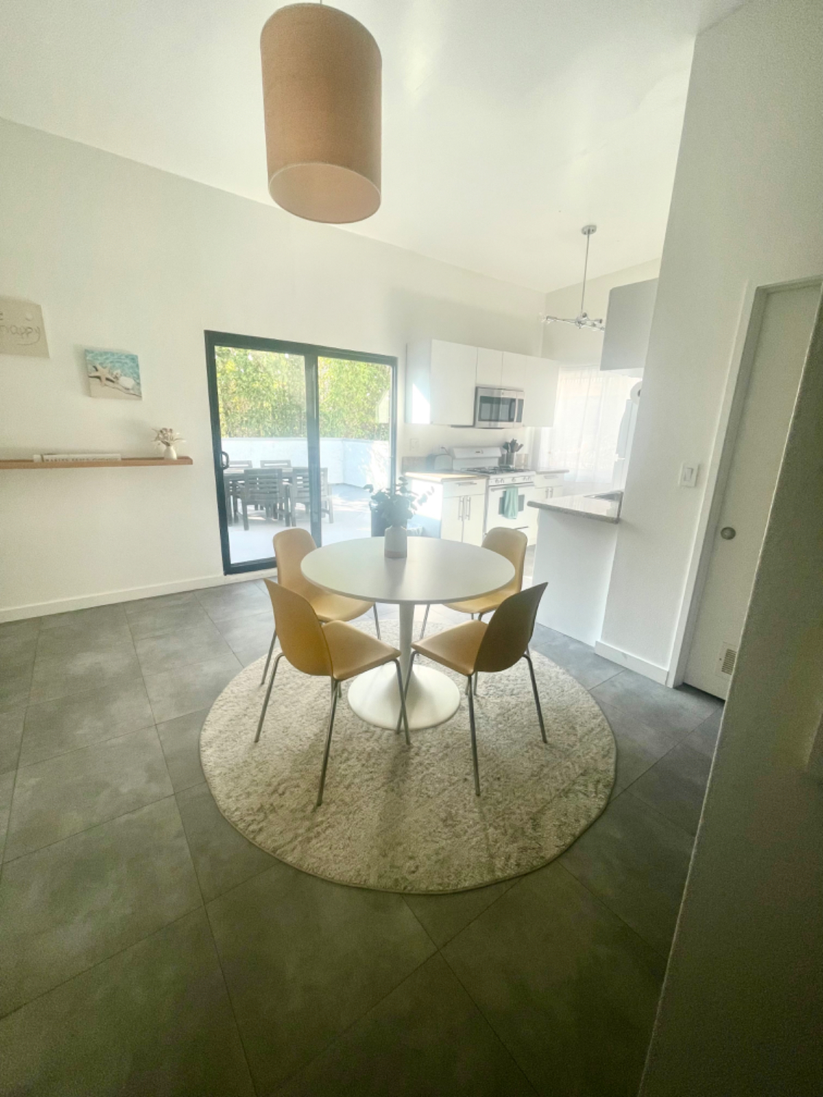 2BR/1ba PENTHOUSE UNIT in quiet building - Photo 4