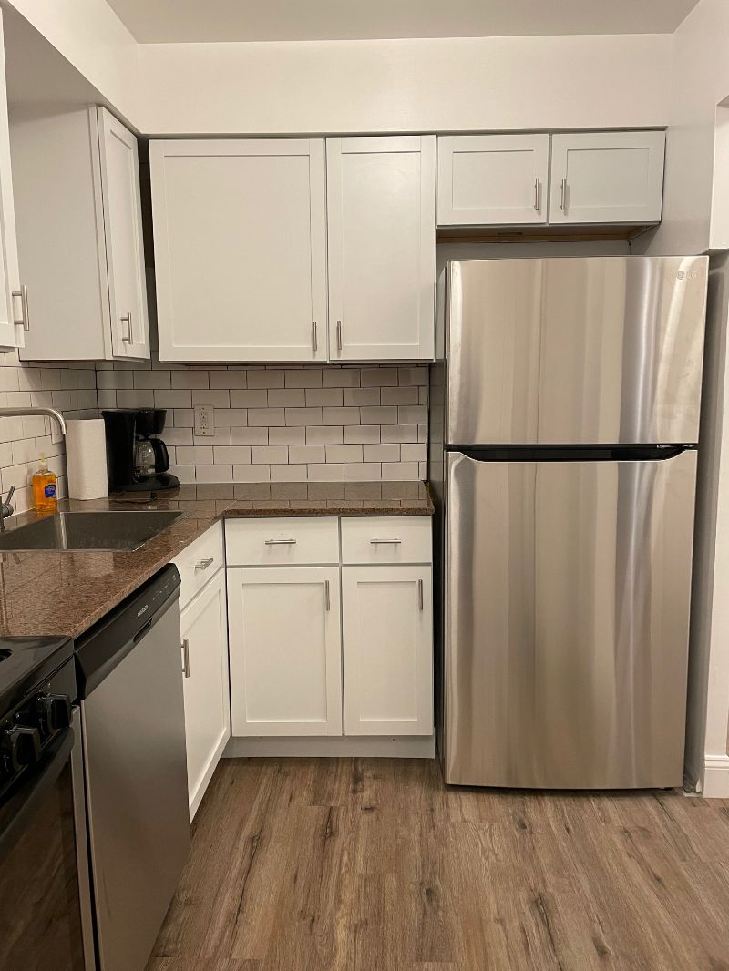 2 Bed / 1 Bath newly renovated apartment with Parking -Manchester - Photo 9
