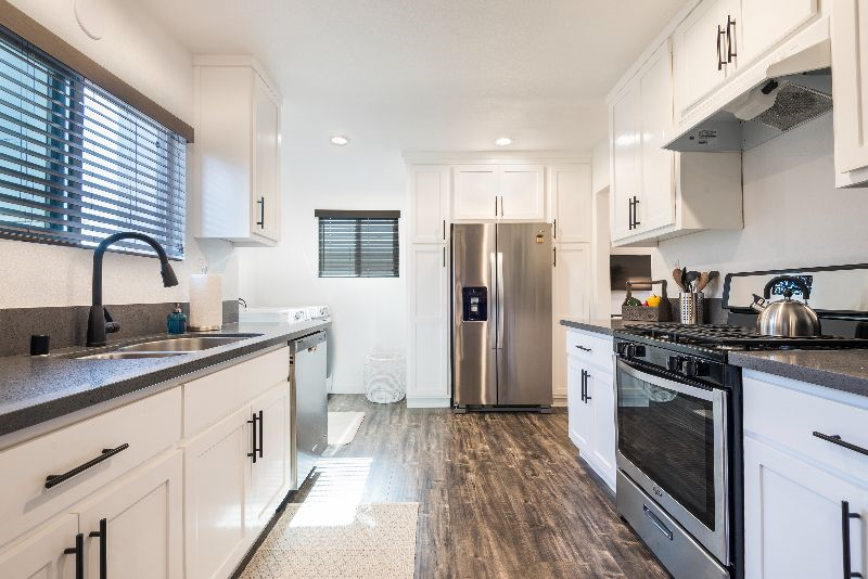 Casa del Sol - 3 Bedroom Home Located in South LA - Photo 3