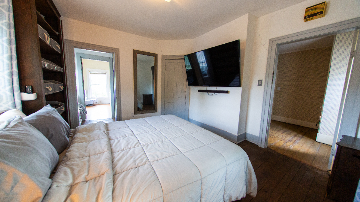 Historical Henrietta House by Mt Cottages - Photo 3