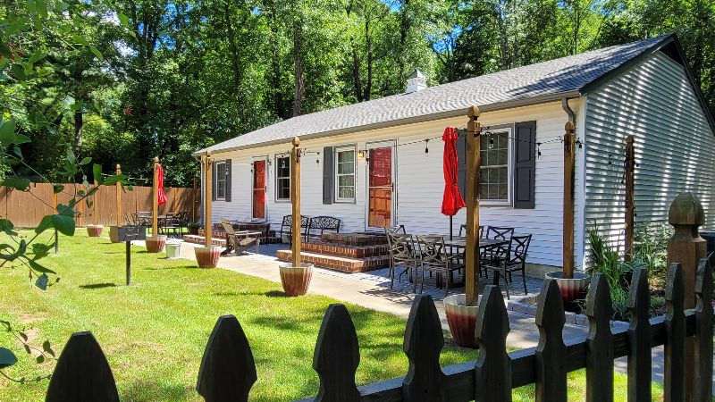Colonial Hideaway