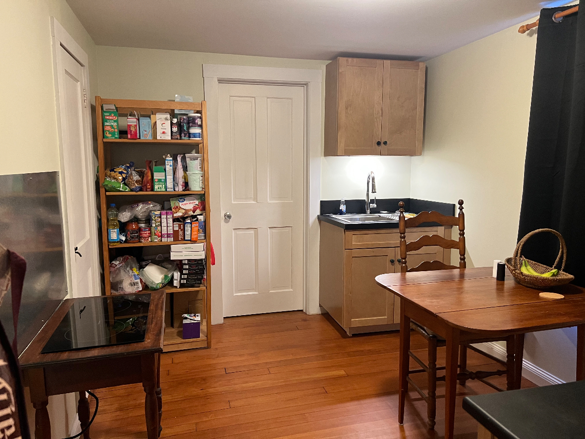 Tastefully Furnished 1 Bedroom Apartment w/Queen Bed & Pullout Sofa - Photo 5