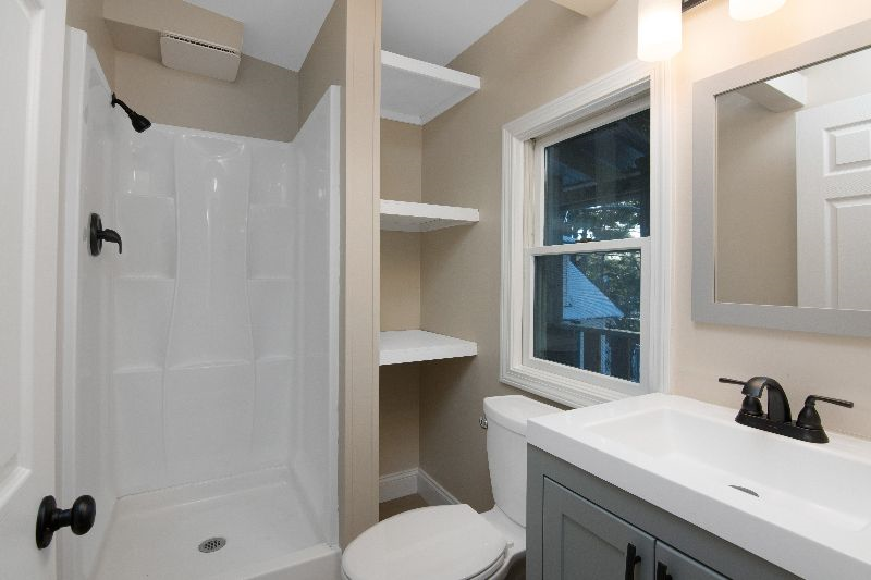 Bright, Modern, Private 1 bed / 1 bath - Photo 5