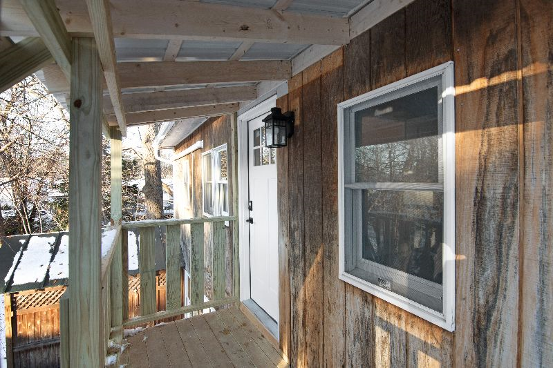 Bright, Modern, Private 1 bed / 1 bath - Photo 9