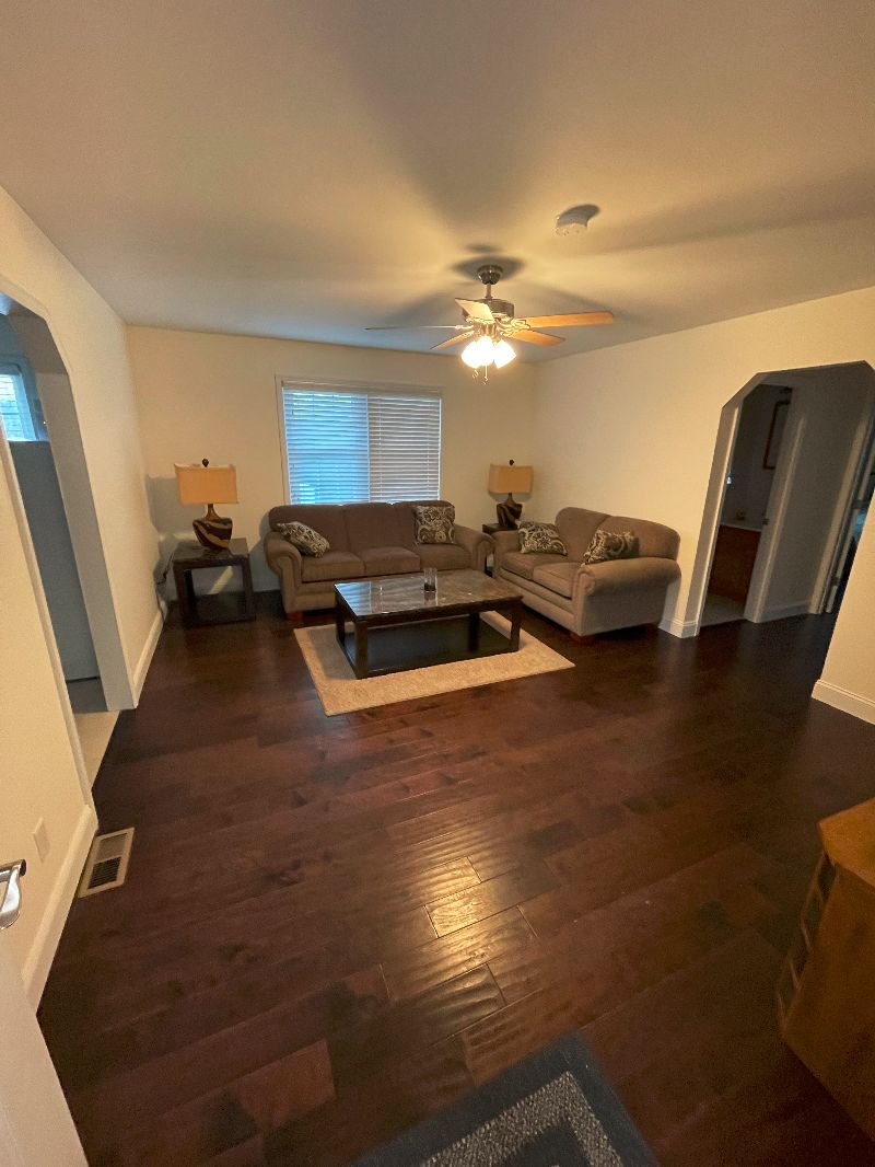 Cozy Apartment near Downtown Apt A