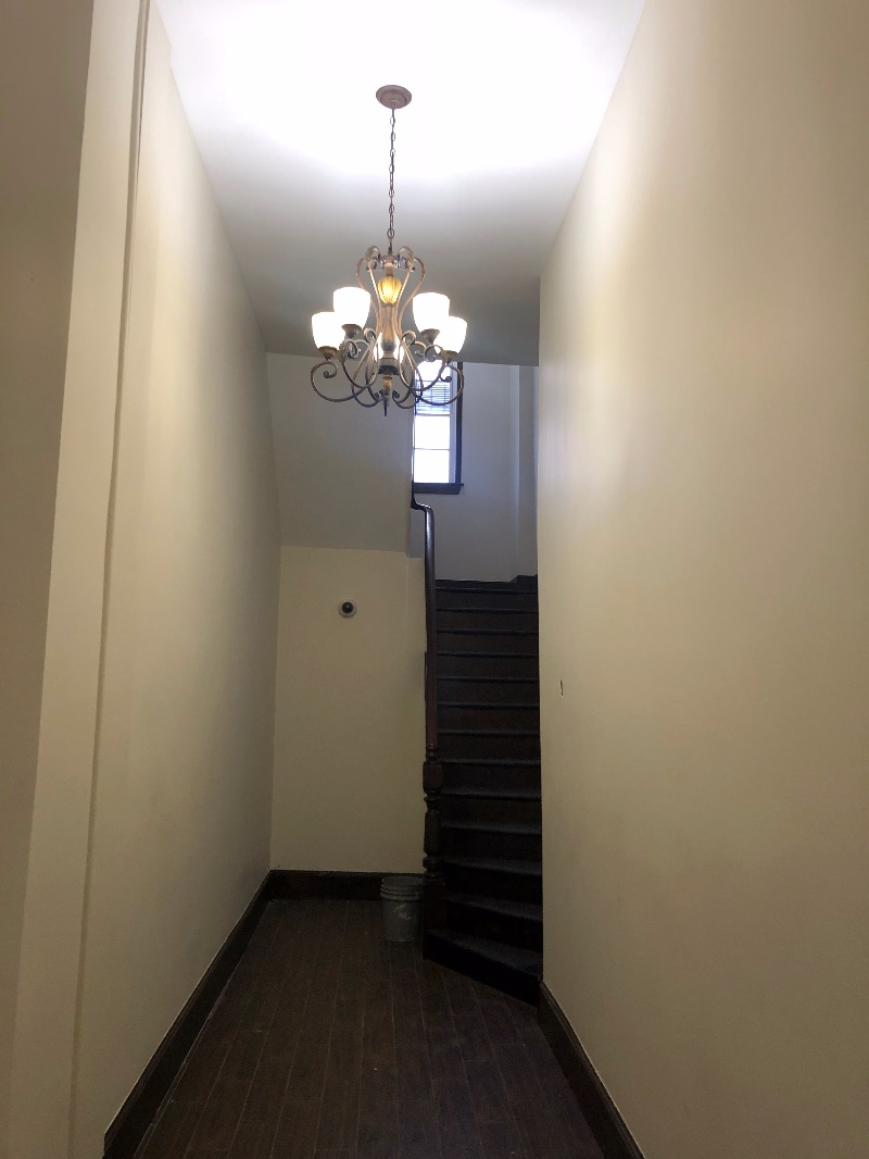 2 Bedroom Fully Renovated Apartment - Photo 3