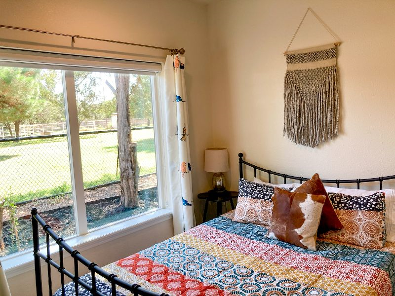 RN-owned property just minutes from UMC and Covenant *entire place* - Photo 2