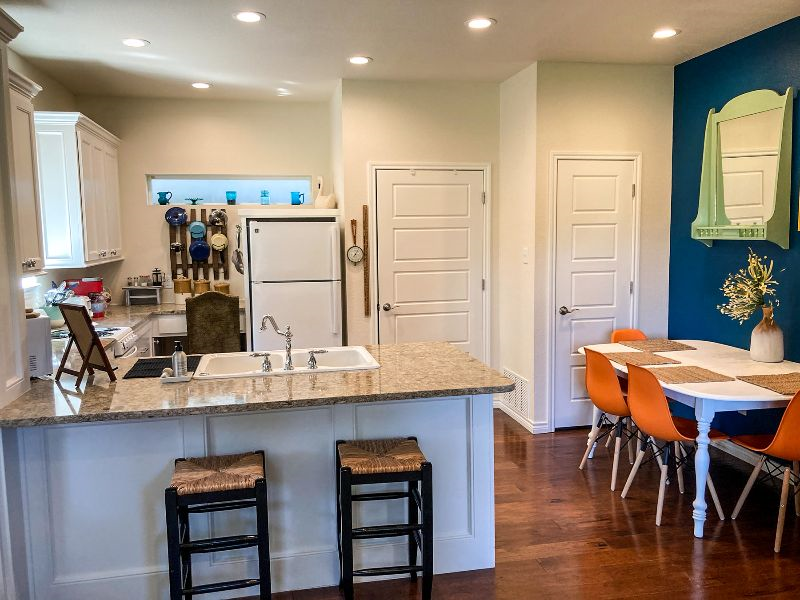 RN-owned property just minutes from UMC and Covenant *entire place* - Photo 5