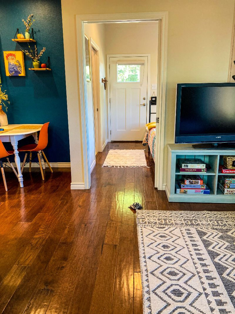 RN-owned property just minutes from UMC and Covenant *entire place* - Photo 9